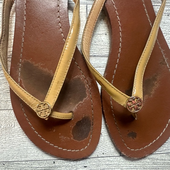 Tory Burch Terra Thong Sandals Size 9M Thing Strap Gold Logo - Picture 3 of 9